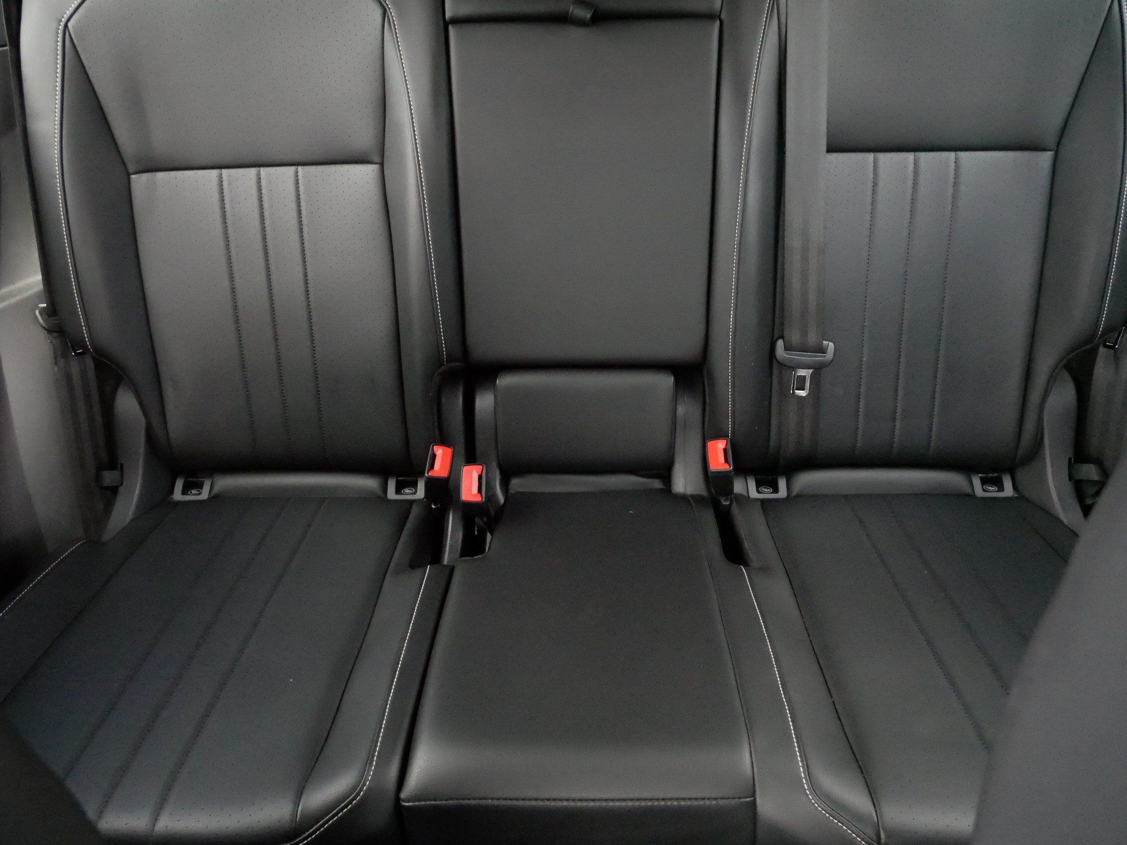 Certified 2022 Volkswagen Tiguan SE R-Line AWD/4WD image 13