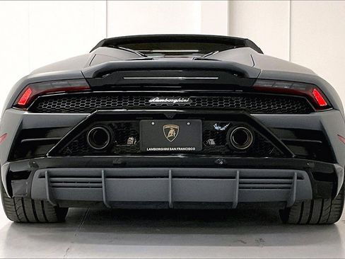 Used 2022 Lamborghini Huracan EVO image 5