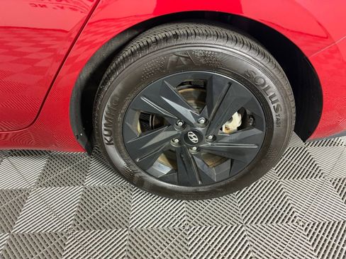 Used 2023 Hyundai Elantra SEL w/ Preferred Accessory Package image 36