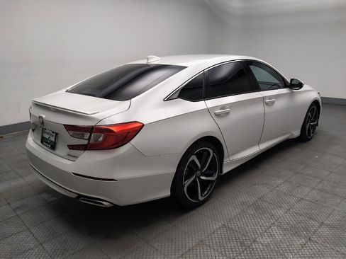 Used 2018 Honda Accord Sport image 10