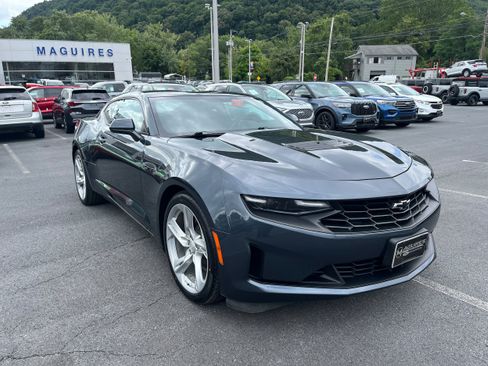Used 2021 Chevrolet Camaro LT RWD image 4