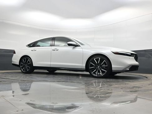 Certified 2024 Honda Accord Touring image 25