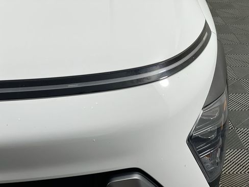 Used 2024 Hyundai Kona SEL FWD image 9