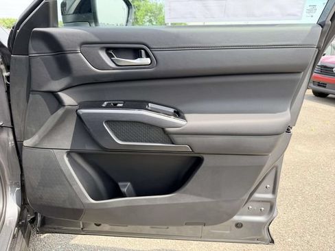 New 2026 Nissan Pathfinder SL w/ Cargo Package AWD/4WD image 8