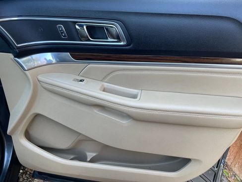 Used 2016 Ford Explorer Limited image 33