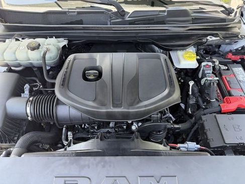 Used 2025 RAM 1500 Laramie AWD/4WD image 43