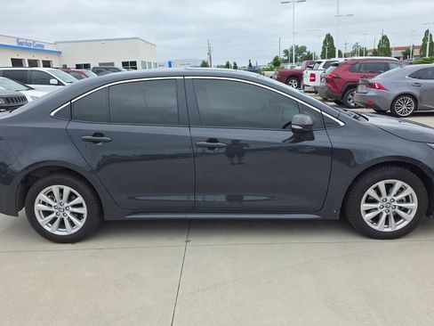 Used 2025 Toyota Corolla XLE FWD image 6