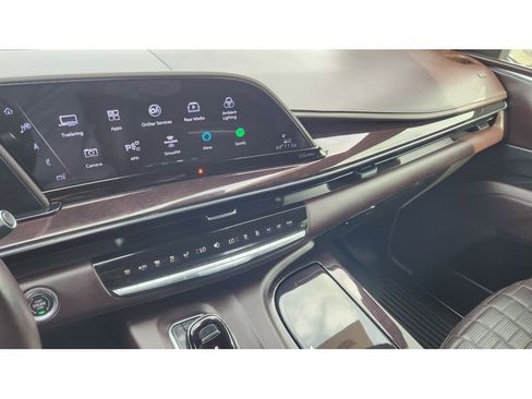 Certified 2023 Cadillac Escalade Premium Luxury Platinum w/ LPO, Radiant Package image 16