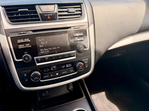 Used 2017 Nissan Altima 2.5 SV FWD image 11