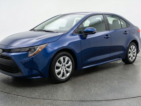 Used 2025 Toyota Corolla LE FWD image 3