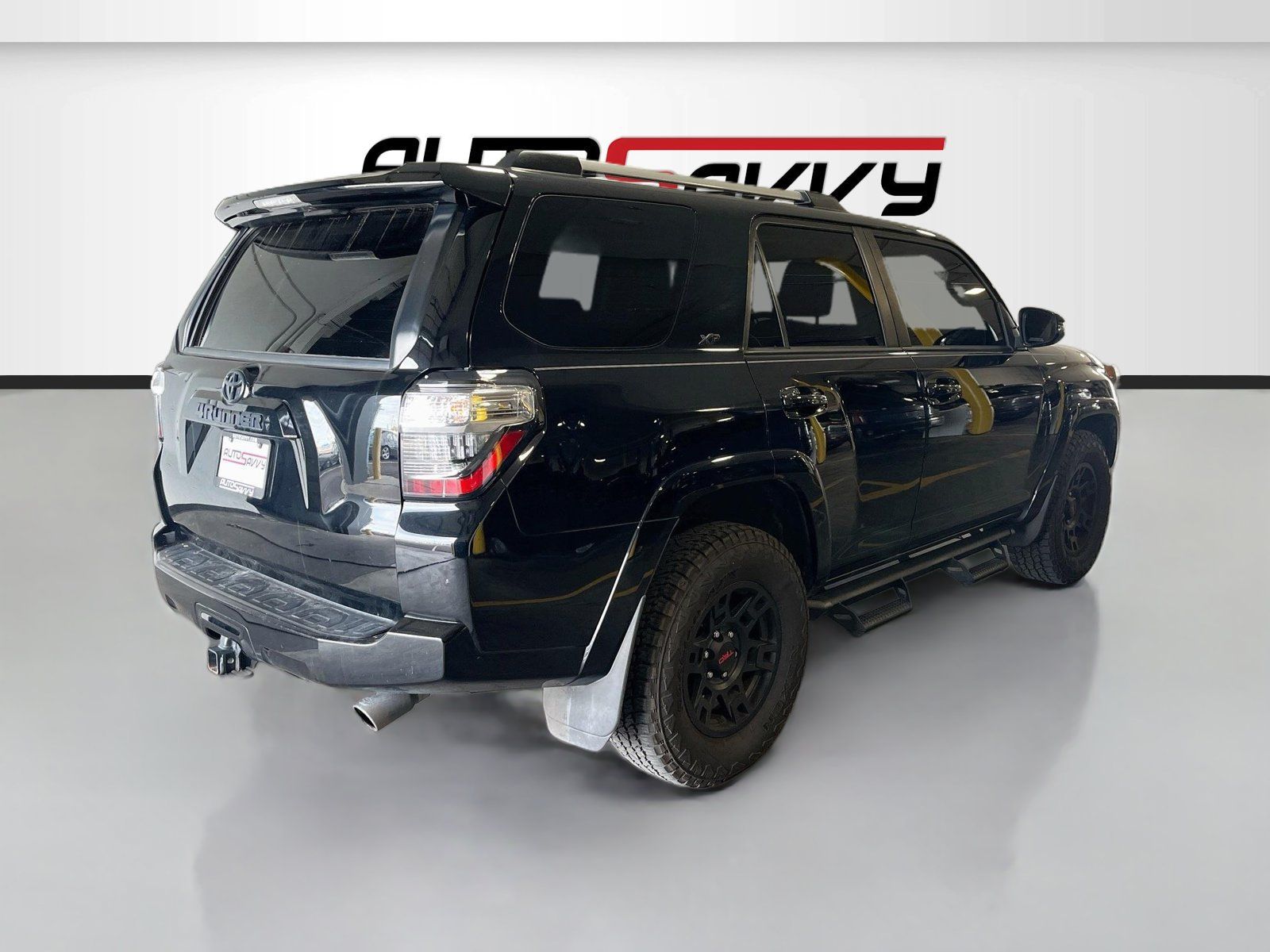 Used 2021 Toyota 4Runner SR5 Premium w/ Moonroof Package RWD image 7