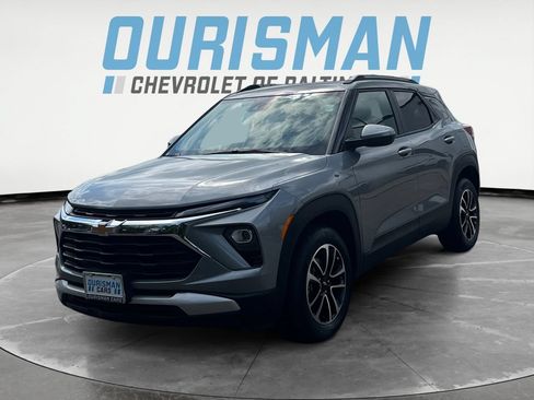 Used 2026 Chevrolet TrailBlazer LT w/ Convenience Package AWD/4WD image 2