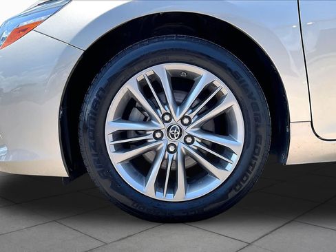 Used 2016 Toyota Camry SE FWD image 11