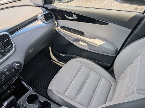 Used 2016 Kia Sorento SX FWD image 17