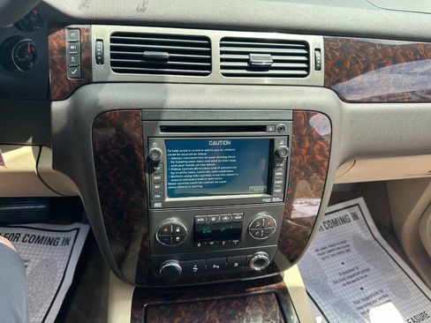 Used 2011 GMC Yukon XL Denali image 22