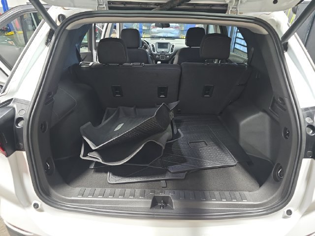 Used 2023 Chevrolet Equinox LT AWD/4WD image 12