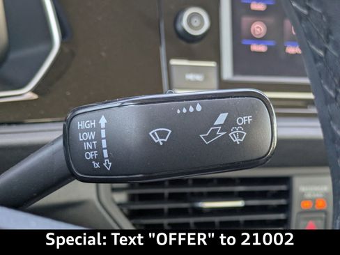 Used 2024 Volkswagen Jetta SE image 27