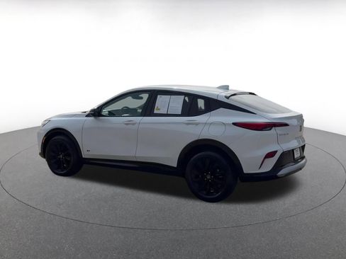 Used 2025 Buick Envista Sport Touring image 11