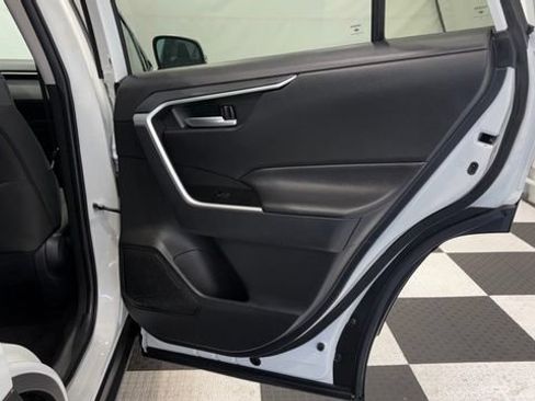 Used 2025 Toyota RAV4 XLE FWD image 25