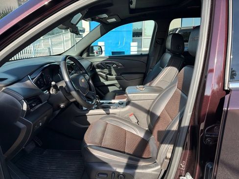 Used 2023 Chevrolet Traverse High Country FWD image 16