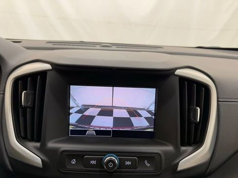Used 2024 GMC Terrain SLE image 32