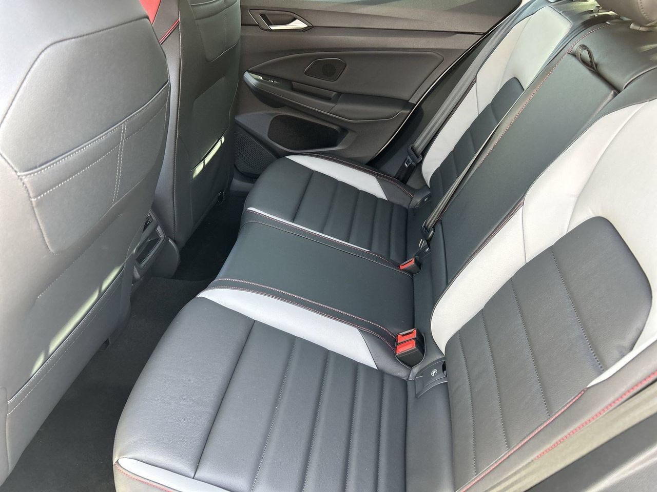 New 2026 Volkswagen GTI SE FWD image 13