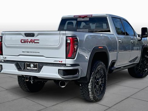 Used 2025 GMC Sierra 2500 AT4 w/ AT4 Premium Plus Package image 12