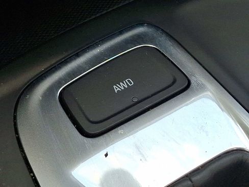 Used 2019 Chevrolet Equinox LT AWD/4WD image 24