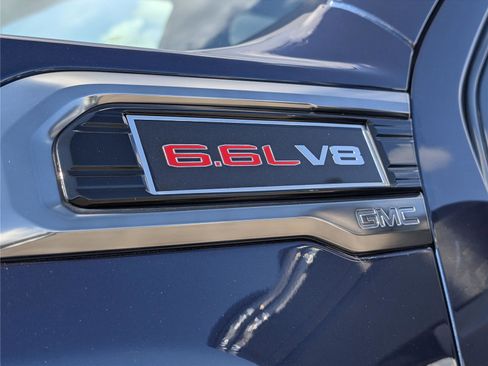 Used 2022 GMC Sierra 2500 AT4 w/ AT4 Preferred Package image 11