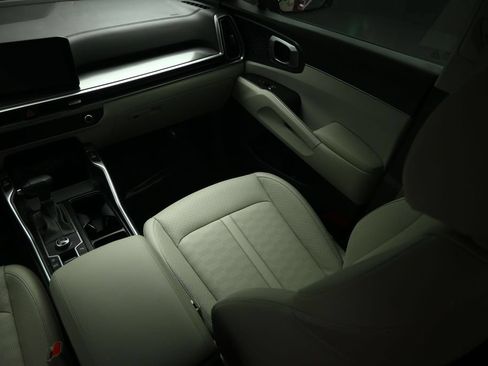 Certified 2025 Kia Sorento S FWD image 43