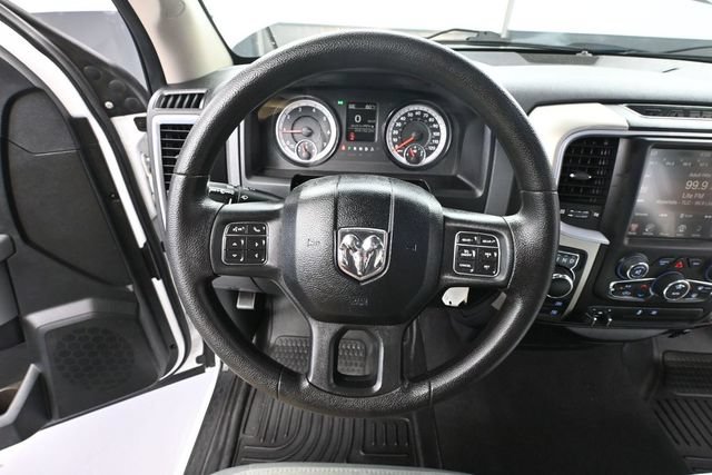 Used 2017 RAM 1500 Classic SLT AWD/4WD image 19