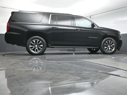 Used 2020 Chevrolet Suburban LT image 37