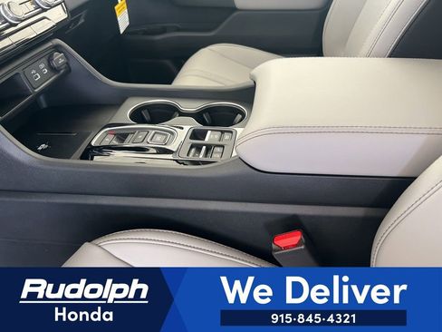 New 2025 Honda Pilot Touring image 25