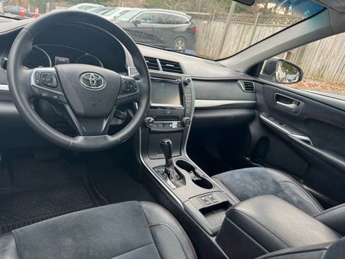 Used 2017 Toyota Camry XSE image 12