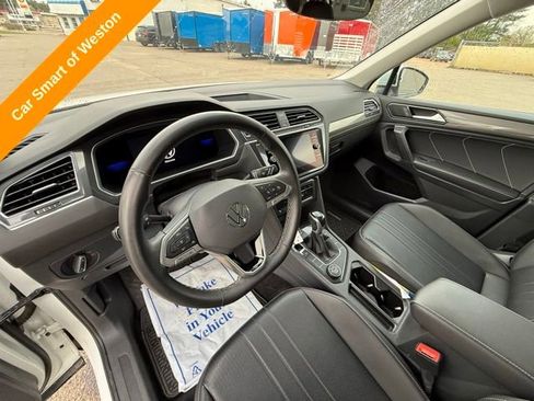 Used 2022 Volkswagen Tiguan SE AWD/4WD image 11