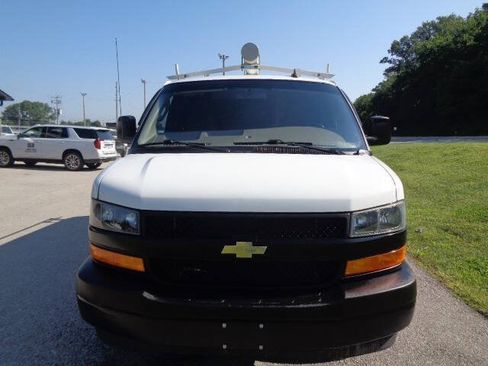 Used 2021 Chevrolet Express 2500 w/ Communications Package RWD image 9