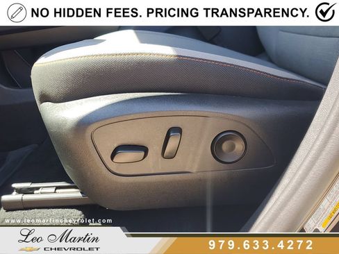 Used 2026 Chevrolet Traverse LT w/ Driver Confidence Package FWD image 15