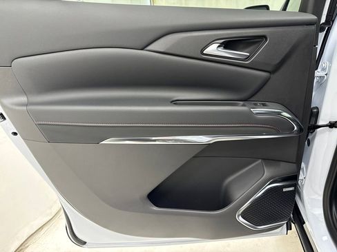 New 2026 Chevrolet Traverse RS image 19