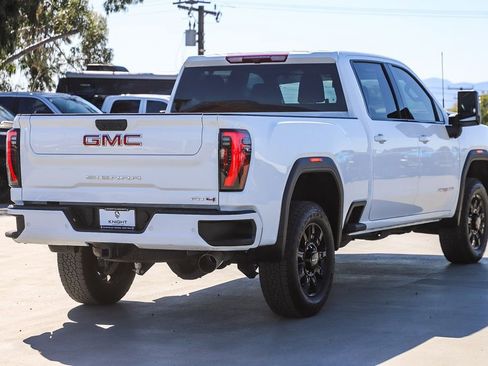 Used 2025 GMC Sierra 2500 AT4 image 10