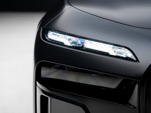 Used 2023 BMW i7 xDrive60 image 8