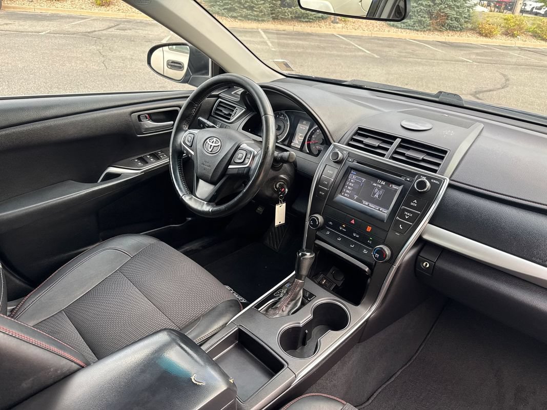 Used 2016 Toyota Camry SE FWD image 16