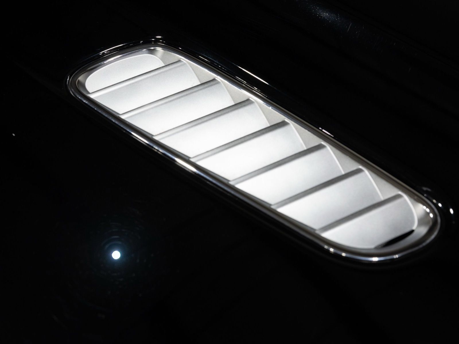 Used 2011 Aston Martin Rapide RWD image 41