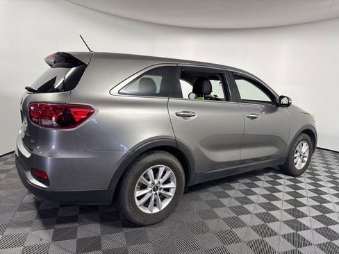 Used 2019 Kia Sorento LX image 6