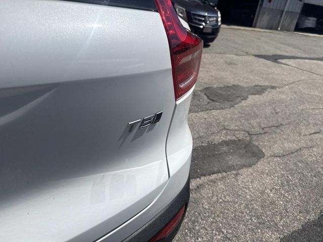 Used 2021 Volvo XC40 T5 R-Design w/ Advanced Package AWD/4WD image 8