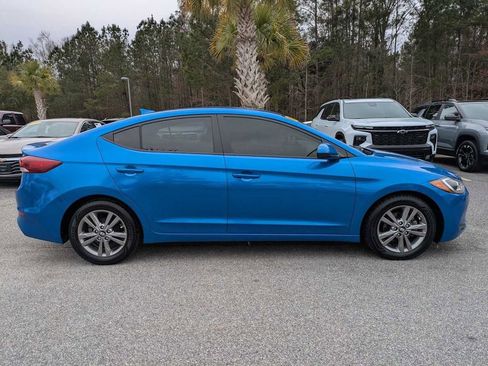 Used 2017 Hyundai Elantra SE image 3