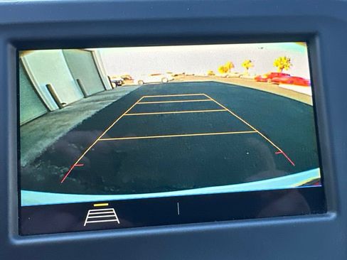 Used 2019 Chevrolet Equinox LT FWD image 30