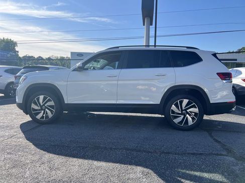 Used 2024 Volkswagen Atlas SE FWD image 2