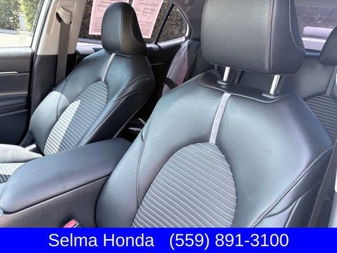 Used 2024 Toyota Camry SE FWD image 11