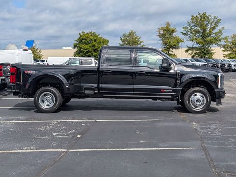 New 2026 Ford F350 Platinum image 3