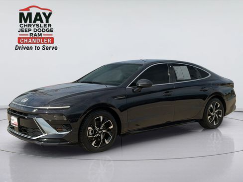 Used 2025 Hyundai Sonata SEL FWD image 3